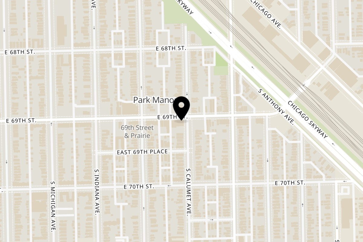 Map showing the location of Sunny's Bar B Que Chicago on 335 E 69th St in Chicago
